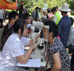 山东亮康眼科医院“爱眼日”眼科义诊送健康